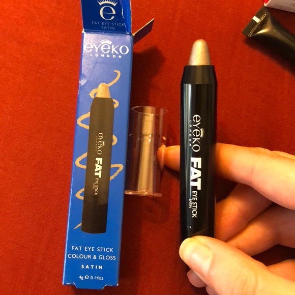 Brand New in Box High End Makeup Lot - Picture 3 of 6